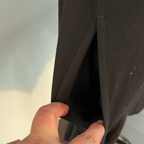 LOGO Lounge Lori Goldstein size Medium shark hem jacket in black. - Picture 5 of 9